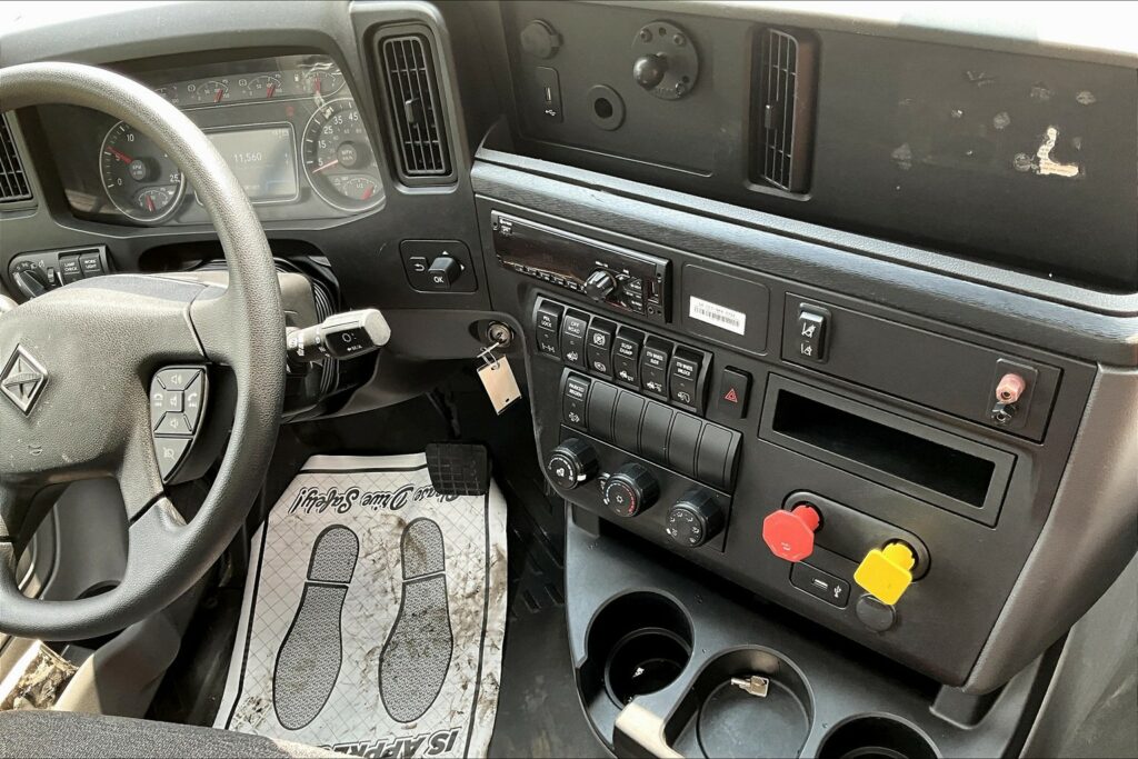 2020 INT LT625 6×4 Day Cab