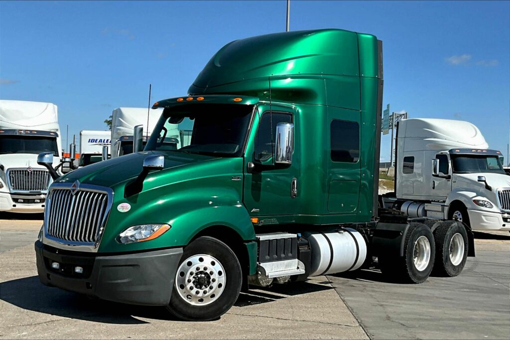 2021 INT LT625 6×4 Sleeper