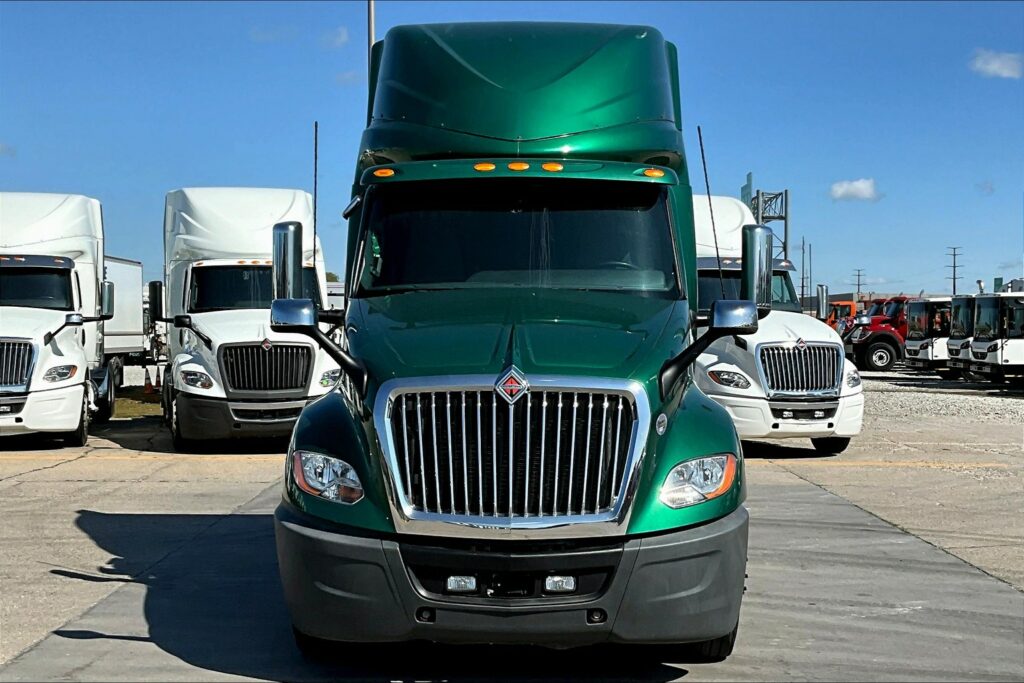 2021 INT LT625 6×4 Sleeper