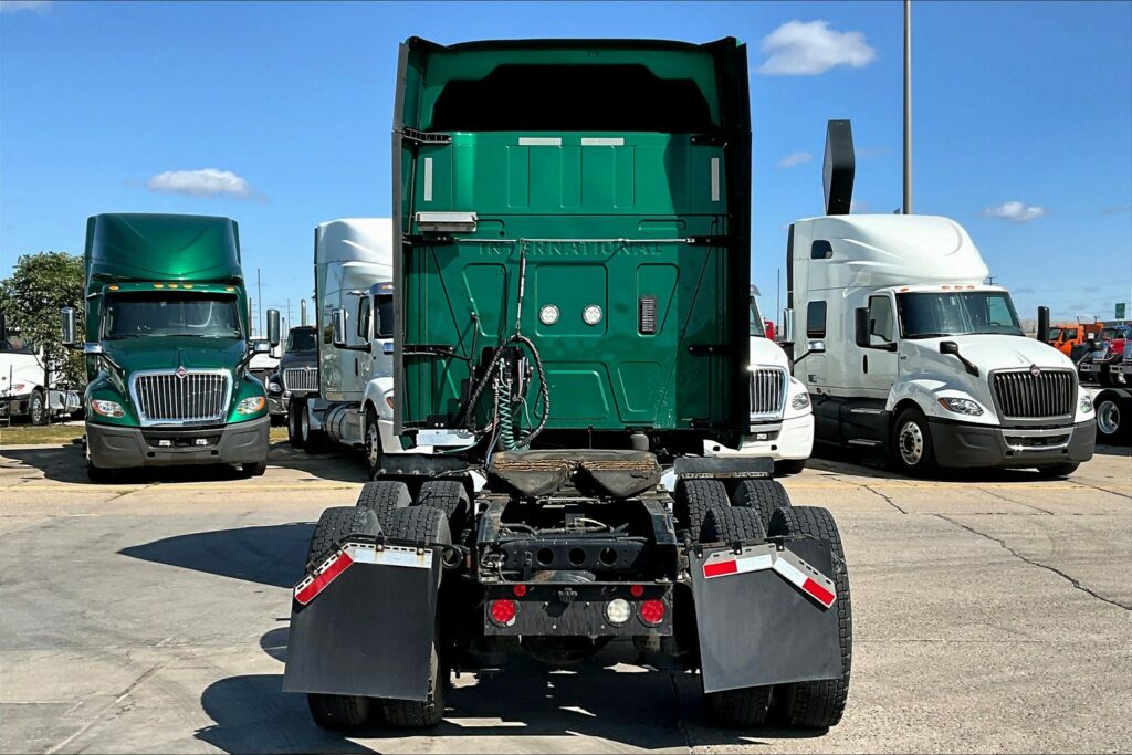 2021 INT LT625 6×4 Sleeper