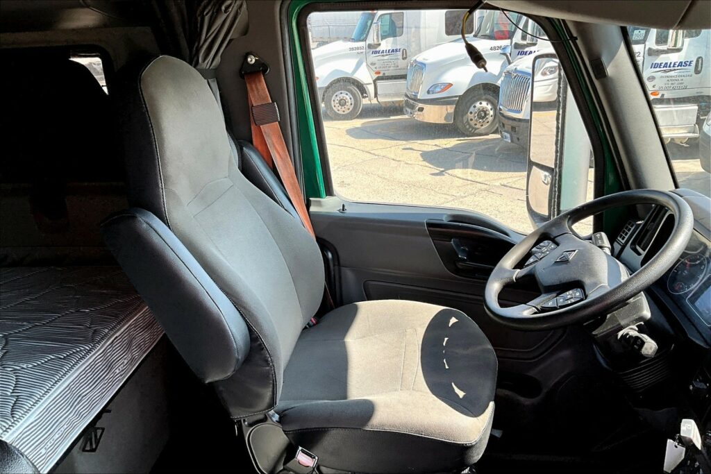 2021 INT LT625 6×4 Sleeper