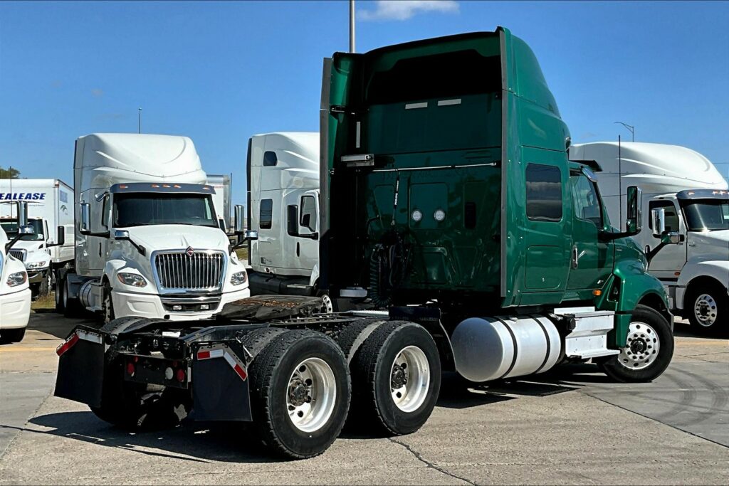 2021 INT LT625 6×4 Sleeper