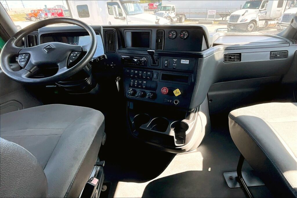 2021 INT LT625 6×4 Sleeper