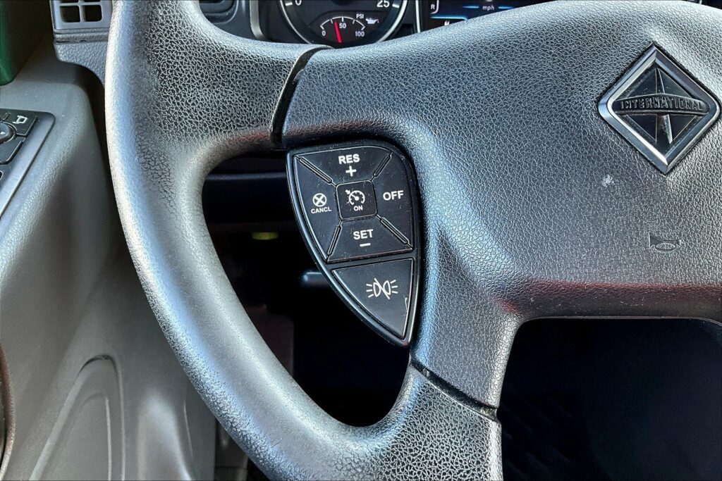 2021 INT LT625 6×4 Sleeper