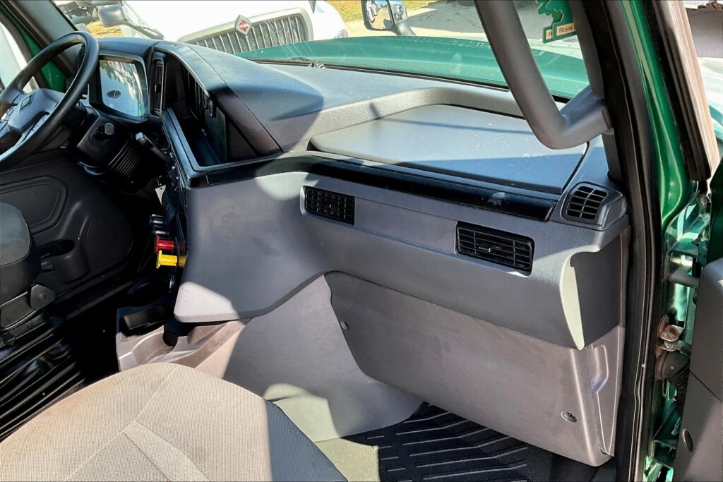 2021 INT LT625 6×4 Sleeper