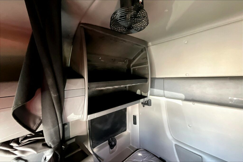 2021 INT LT625 6×4 Sleeper