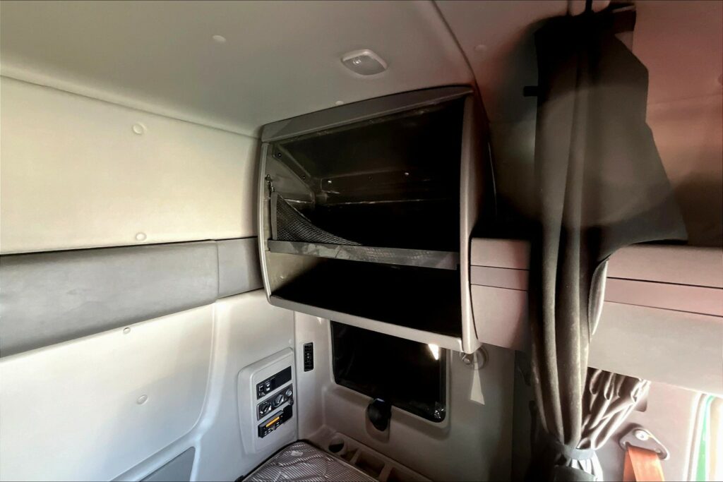 2021 INT LT625 6×4 Sleeper