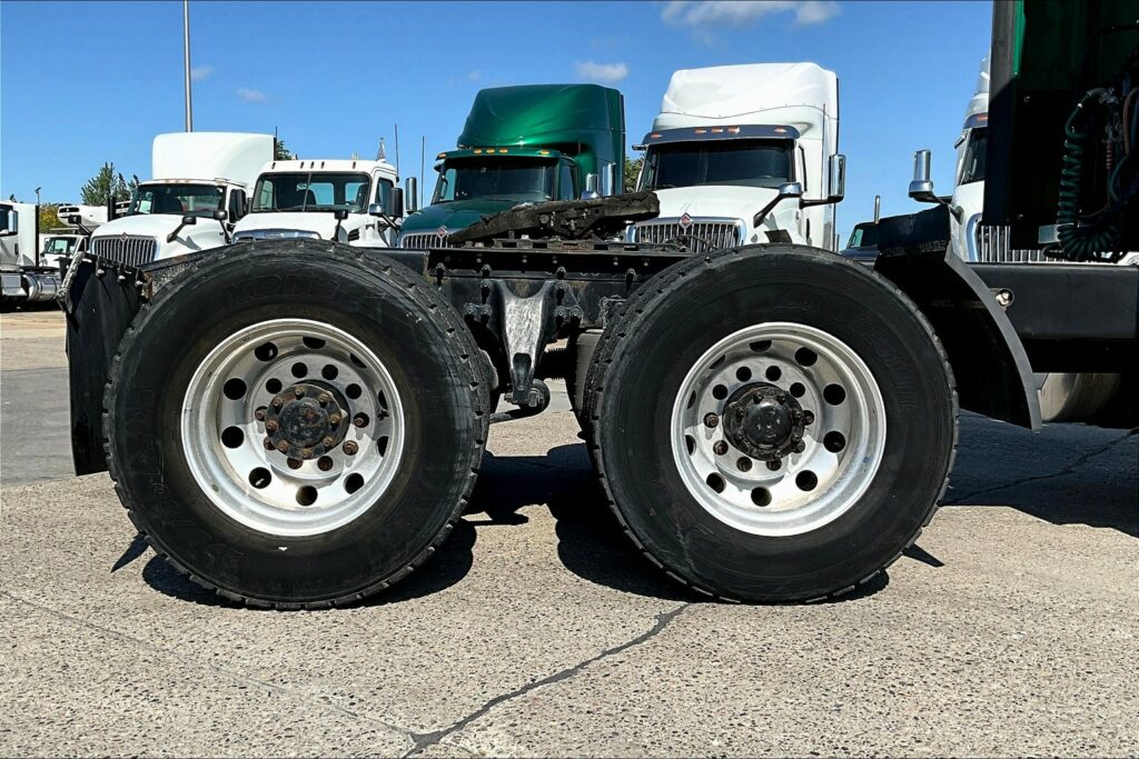 2021 INT LT625 6×4 Sleeper