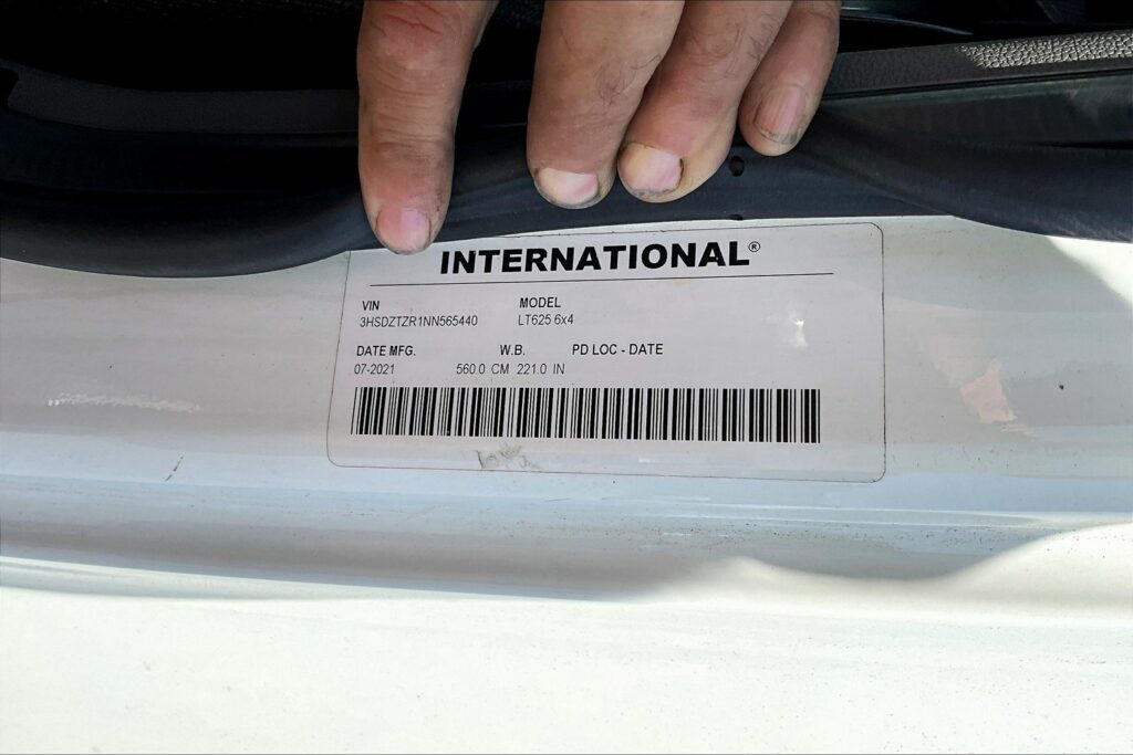 2022 INT LT625 6×4 Sleeper