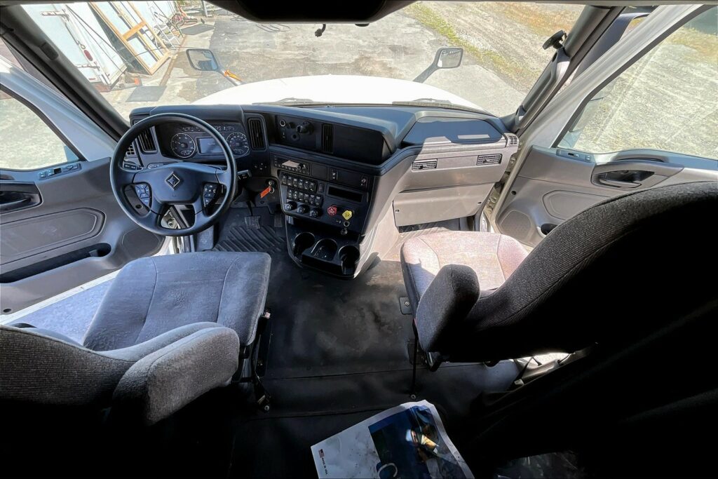 2022 INT LT625 6×4 Sleeper