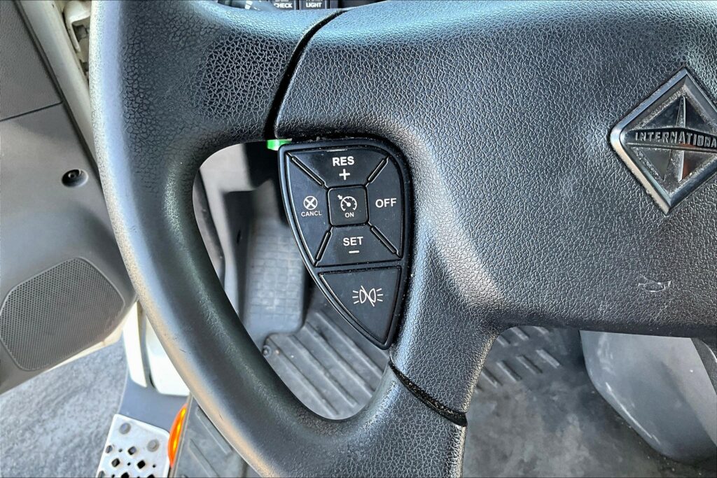 2022 INT LT625 6×4 Sleeper