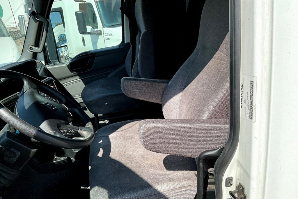 2022 INT LT625 6×4 Sleeper