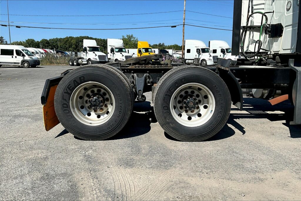 2022 INT LT625 6×4 Sleeper