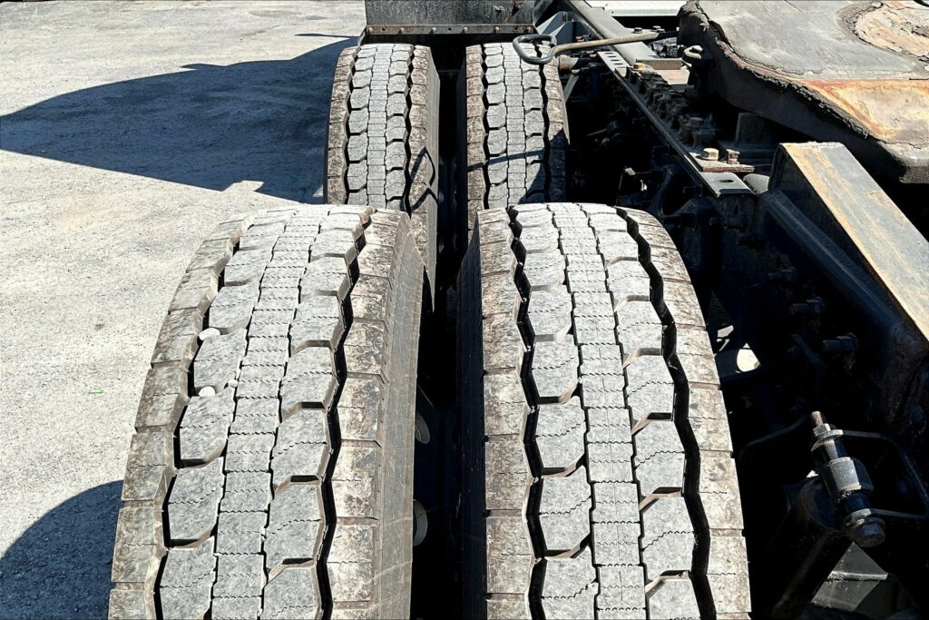 2022 INT LT625 6×4 Sleeper