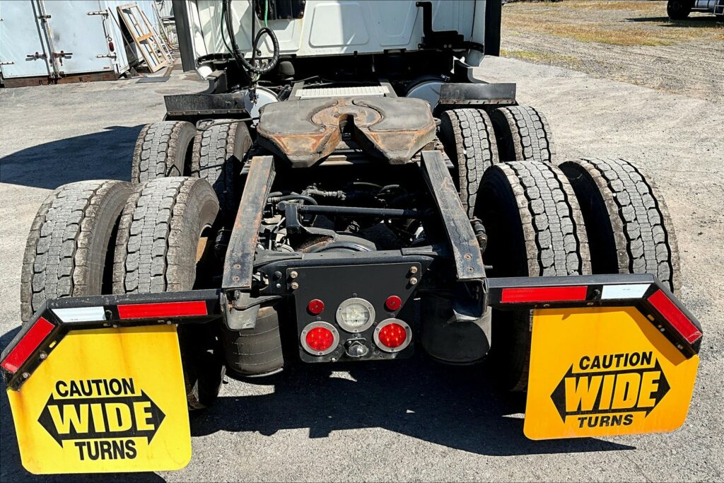 2022 INT LT625 6×4 Sleeper