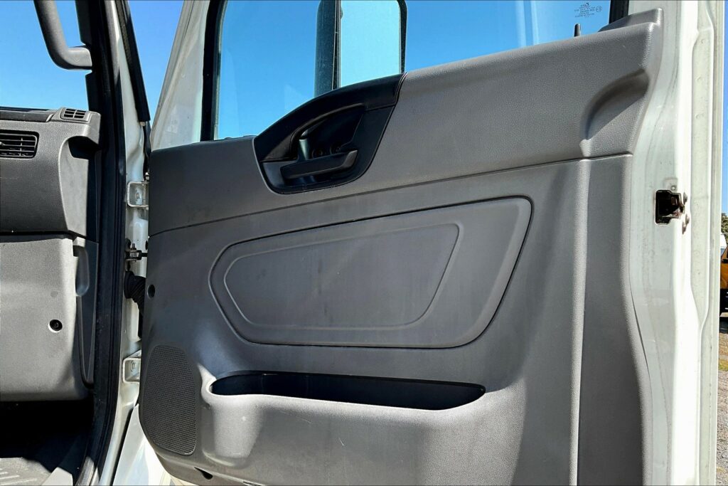 2022 INT LT625 6×4 Sleeper