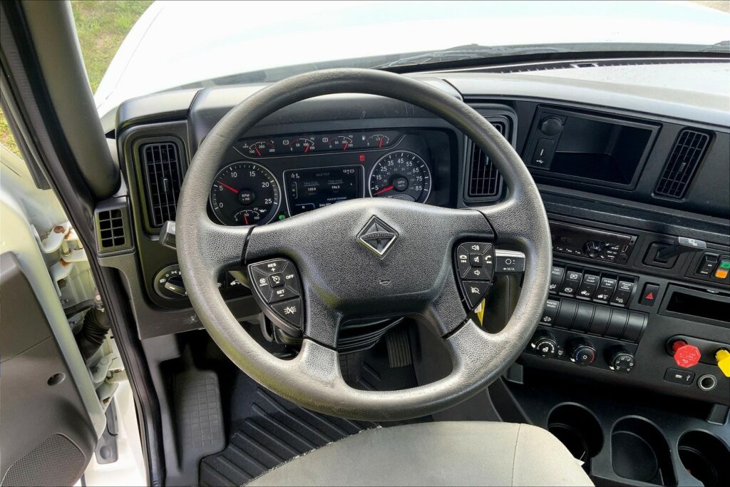 2019 INT LT625 6×4 Day Cab