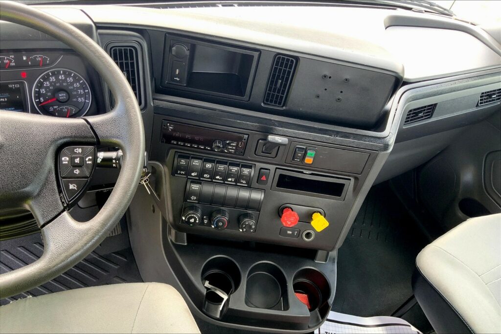 2019 INT LT625 6×4 Day Cab