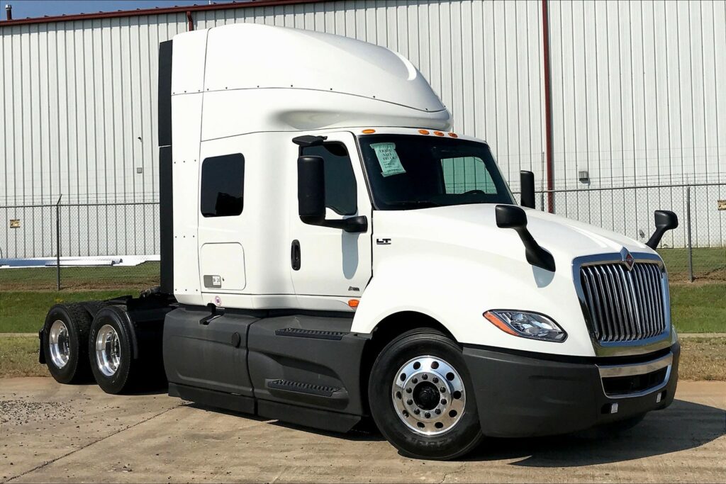 2023 INT LT625 6×4 Sleeper