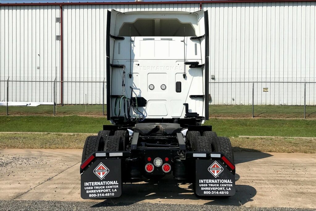2023 INT LT625 6×4 Sleeper