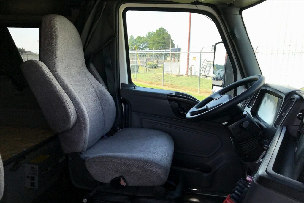 2023 INT LT625 6×4 Sleeper