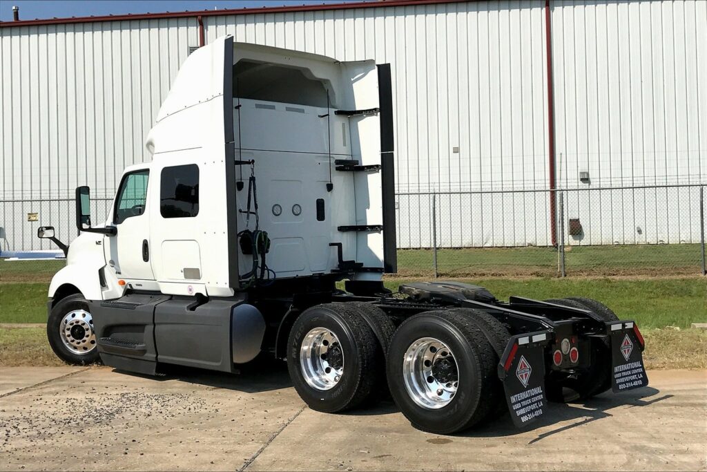 2023 INT LT625 6×4 Sleeper