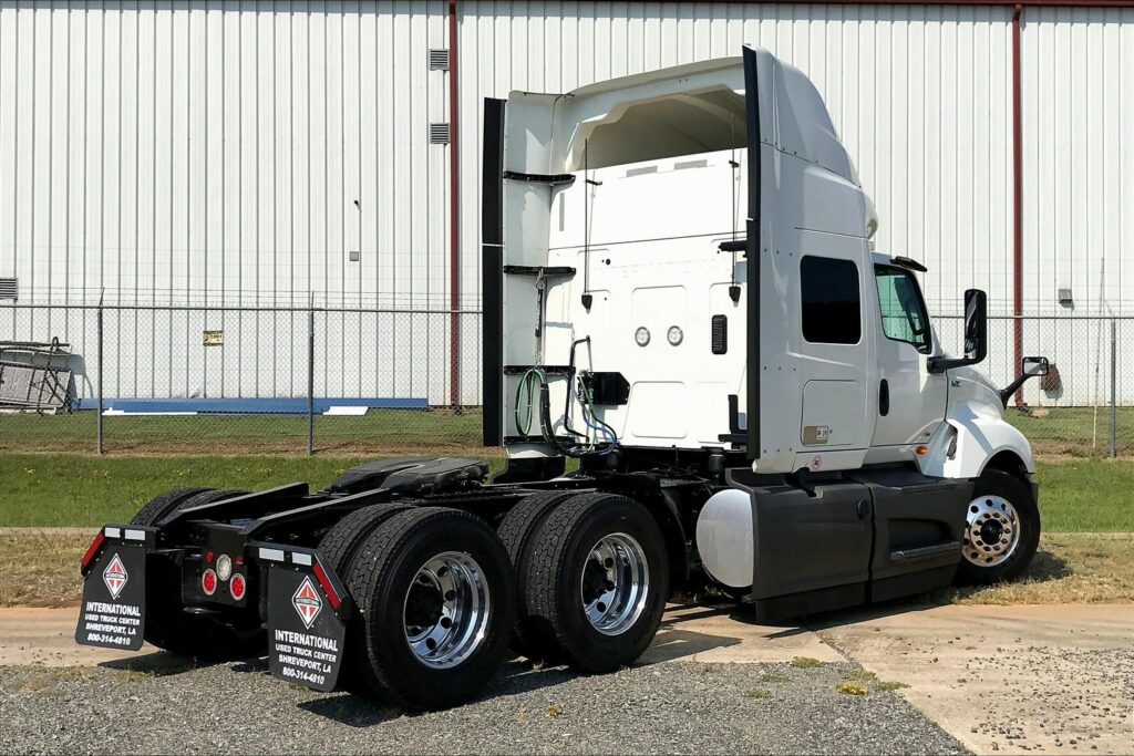 2023 INT LT625 6×4 Sleeper