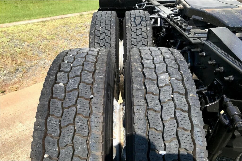 2023 INT LT625 6×4 Sleeper