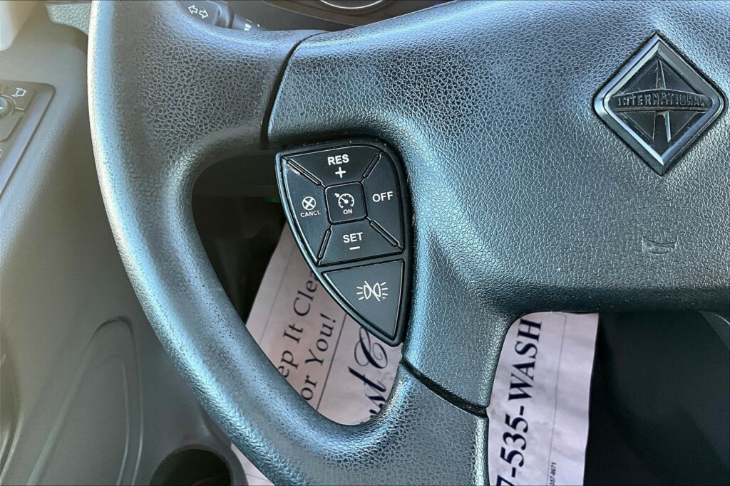 2022 INT LT625 6×4 Sleeper