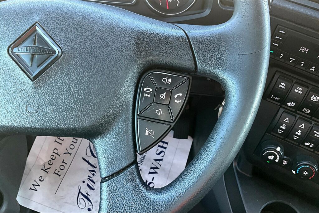 2022 INT LT625 6×4 Sleeper