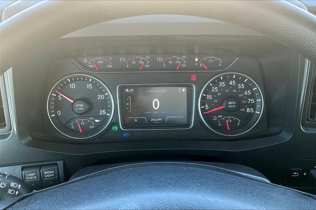 2022 INT LT625 6×4 Sleeper