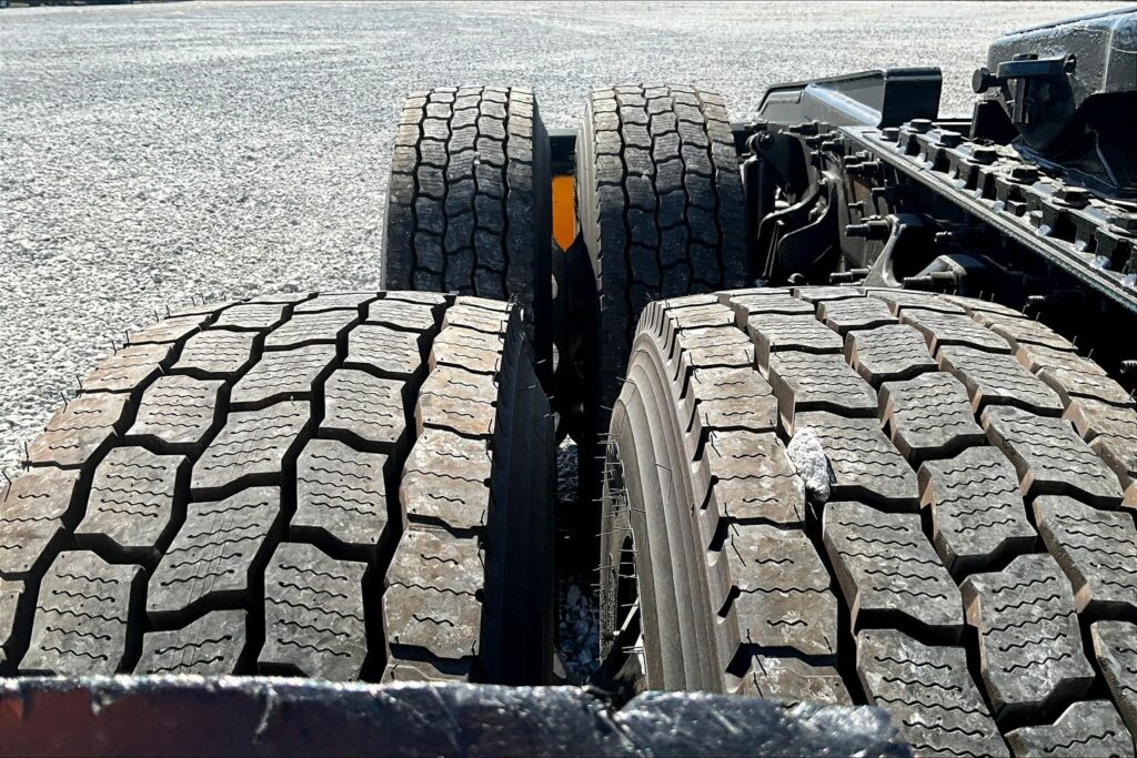 2022 INT LT625 6×4 Sleeper