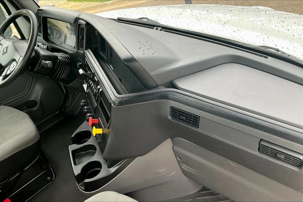 2019 INT LT625 6×4 Day Cab