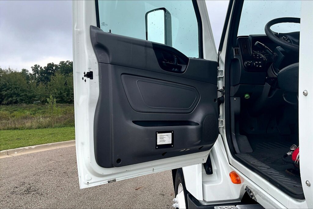 2019 INT LT625 6×4 Day Cab