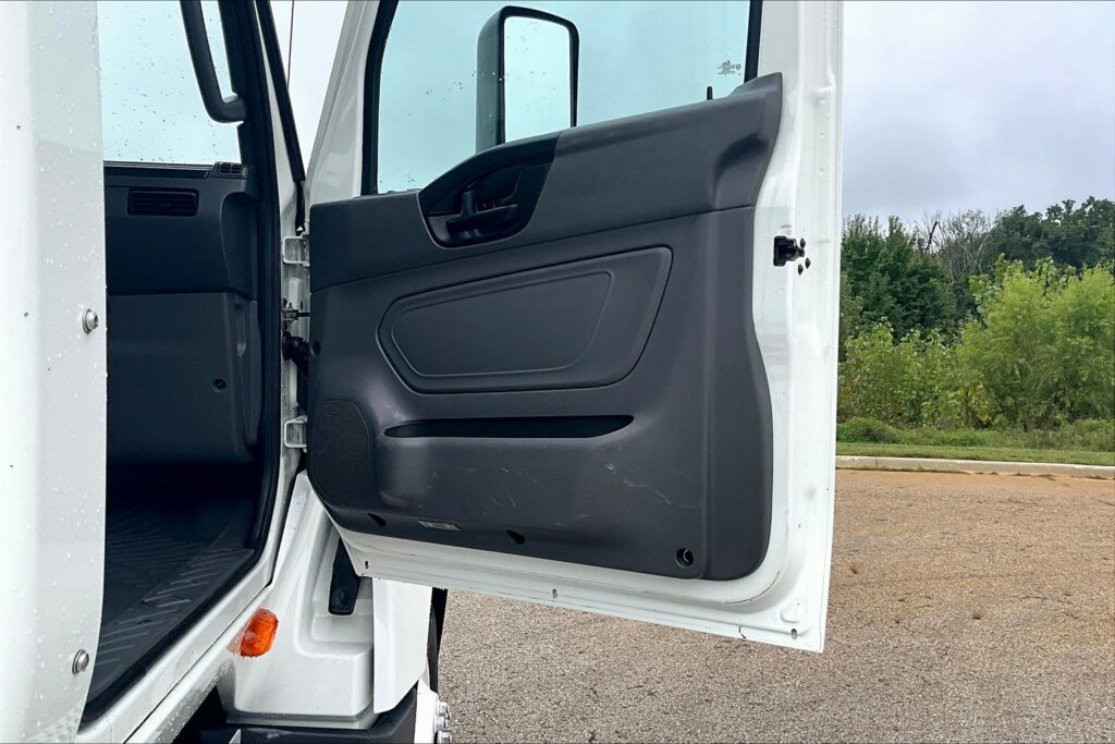 2019 INT LT625 6×4 Day Cab