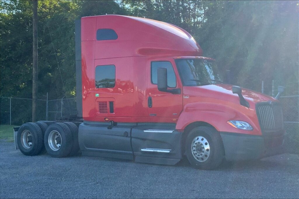 2022 INT LT625 6×4 Sleeper