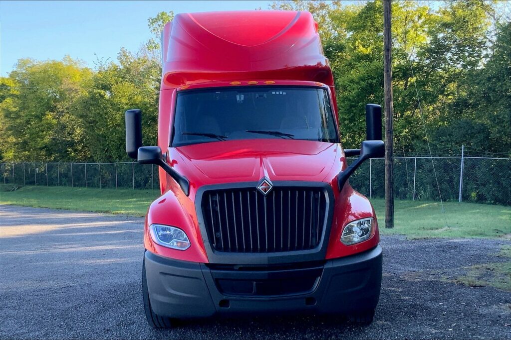 2022 INT LT625 6×4 Sleeper