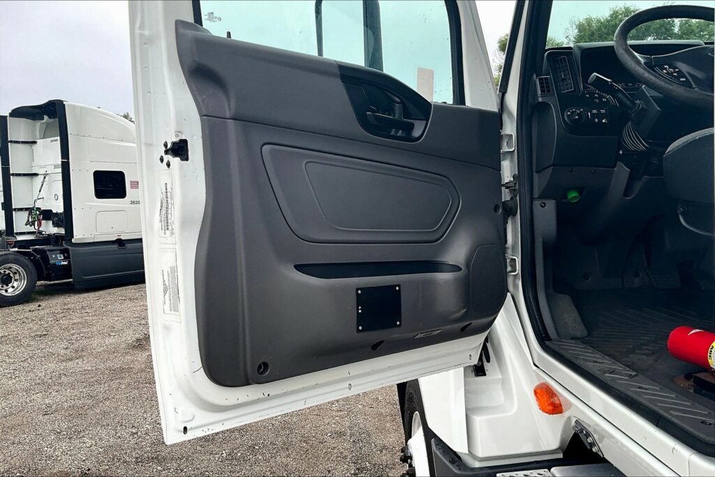 2019 INT LT625 6×4 Day Cab