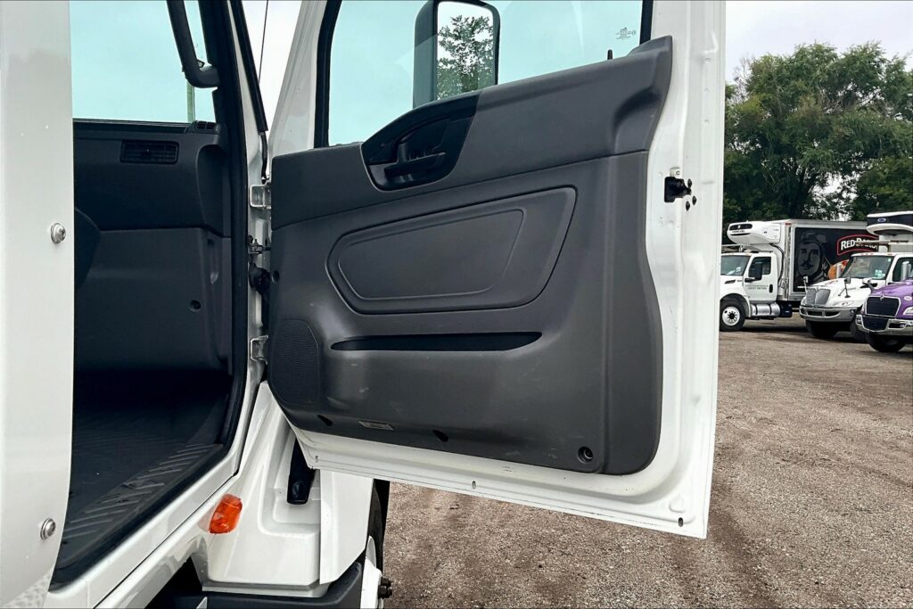 2019 INT LT625 6×4 Day Cab