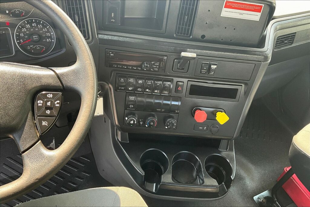2019 INT LT625 6×4 Day Cab