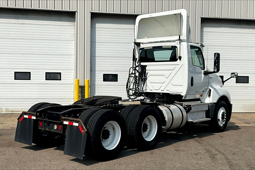 2019 INT LT625 6×4 Day Cab