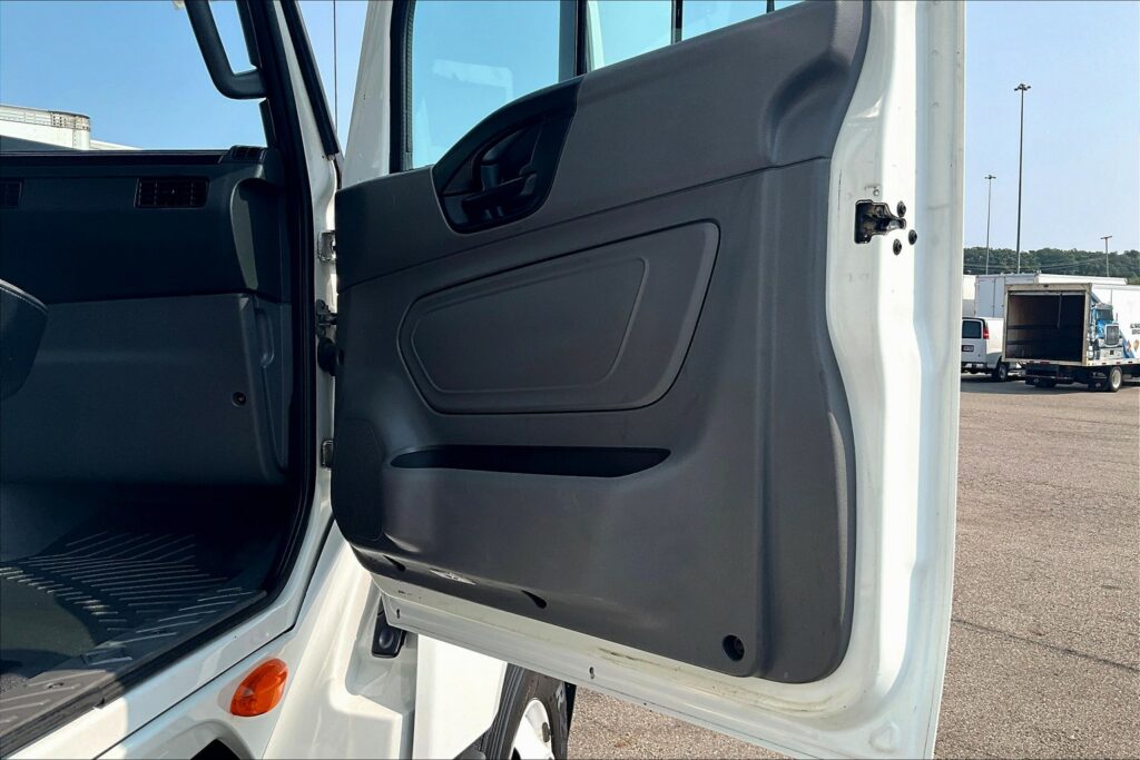 2019 INT LT625 6×4 Day Cab