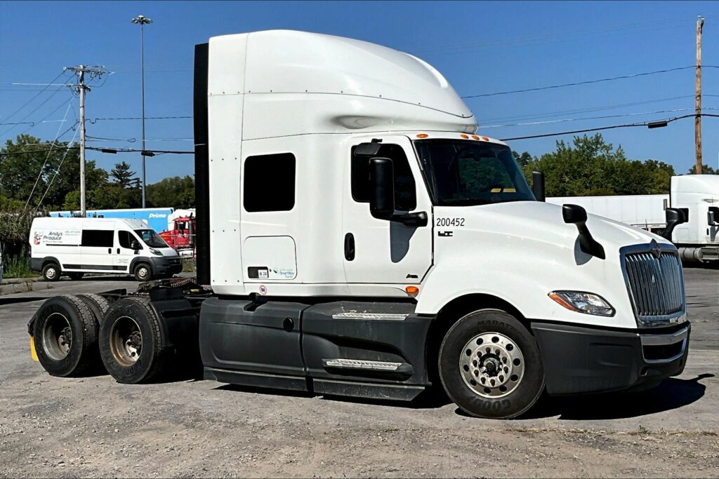 2022 INT LT625 6×4 Sleeper
