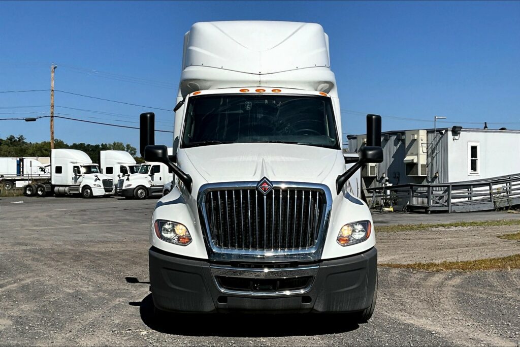 2022 INT LT625 6×4 Sleeper