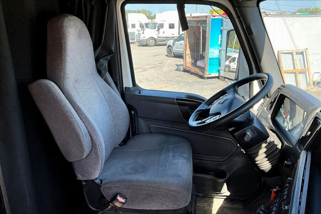 2022 INT LT625 6×4 Sleeper