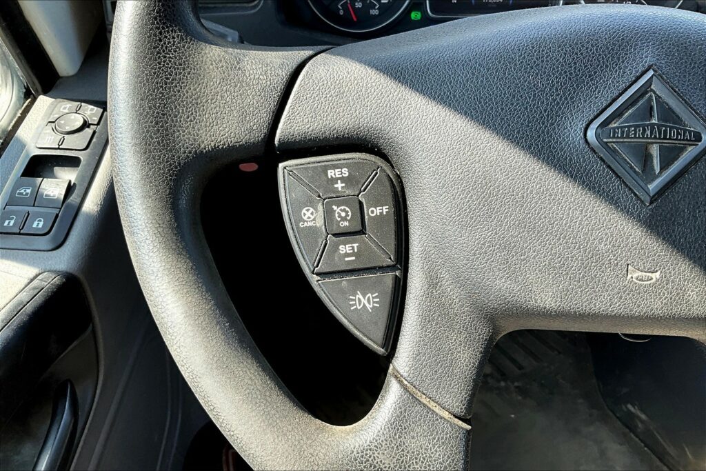 2022 INT LT625 6×4 Sleeper