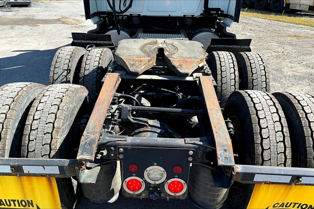 2022 INT LT625 6×4 Sleeper