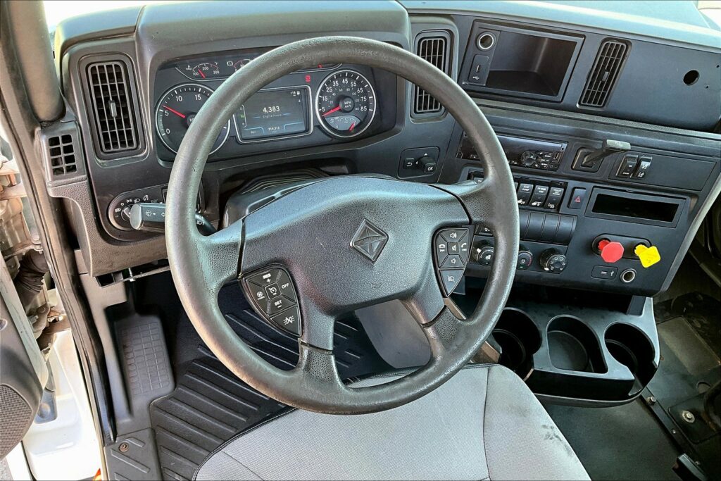 2019 INT LT625 6×4 Day Cab