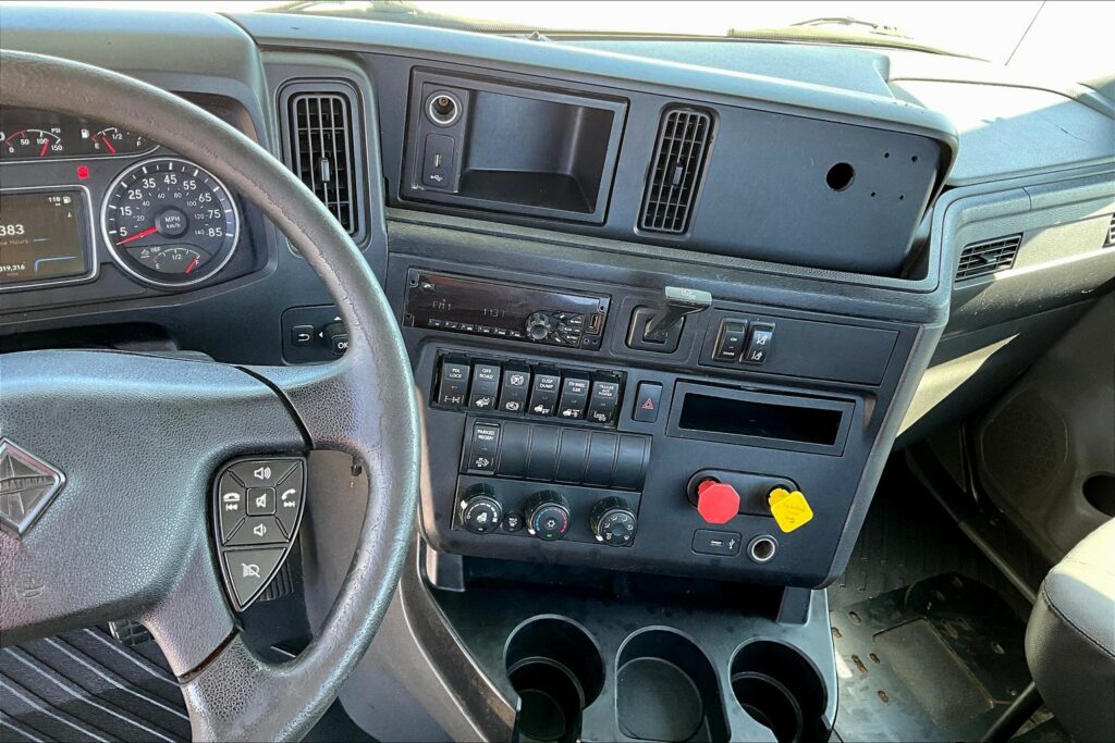 2019 INT LT625 6×4 Day Cab