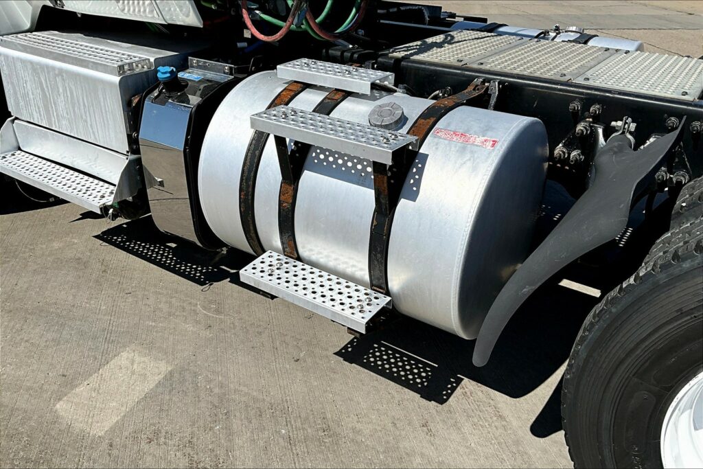 2019 INT LT625 6×4 Day Cab